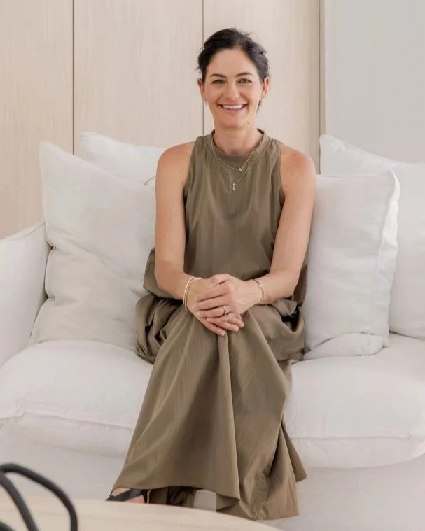 Sophie Carter - Real Estate Agent