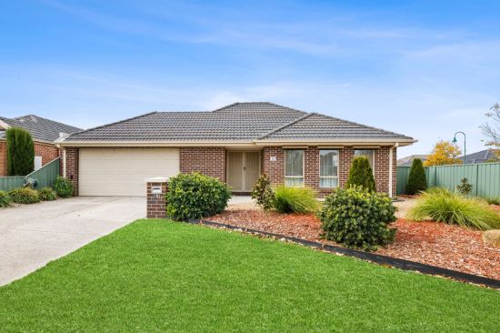 28 St Andrews Place, Lake Gardens, Vic 3355