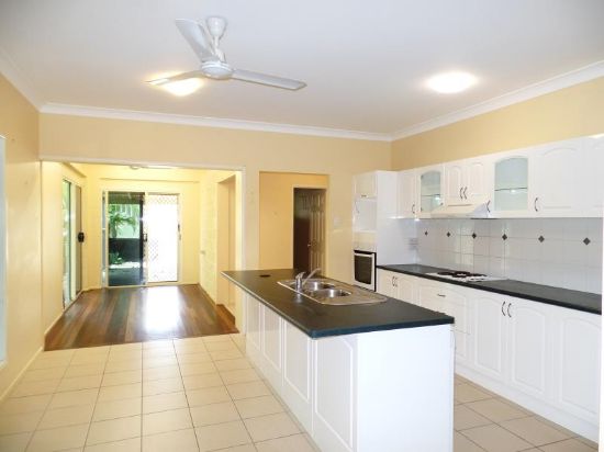 290 KELSO DRIVE, Kelso, Qld 4815