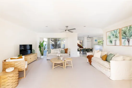 3 Maldives Way, Burleigh Waters, QLD, 4220