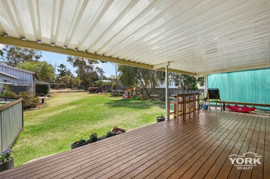 3 Peters Street, Goombungee, Qld 4354