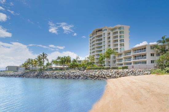 30/7 Mariners Drive, Townsville City, Qld 4810