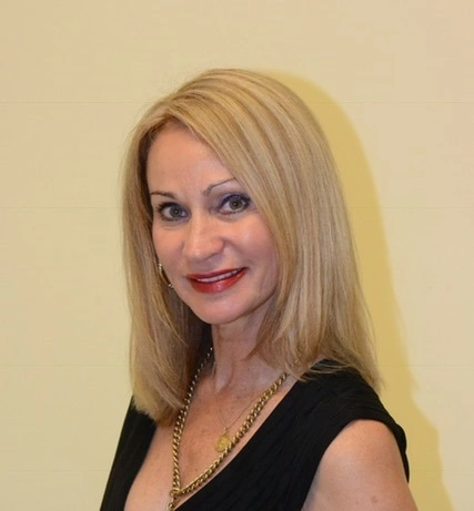 Annette Waddell - Real Estate Agent