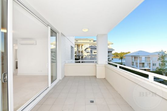 302/2 Rosewater Circuit, Breakfast Point, NSW 2137