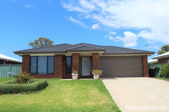 31 Tantoon Circuit, Forest Hill, NSW 2651