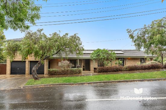 32 Boeing Road, Strathmore Heights, Vic 3041