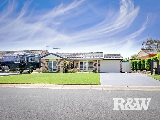 32 Clyde Avenue, St Clair, NSW 2759
