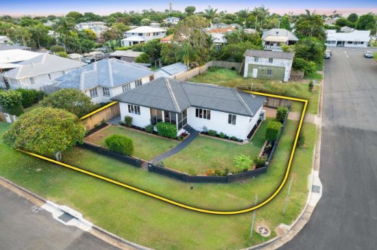 32 Collins Street, Woody Point, Qld 4019