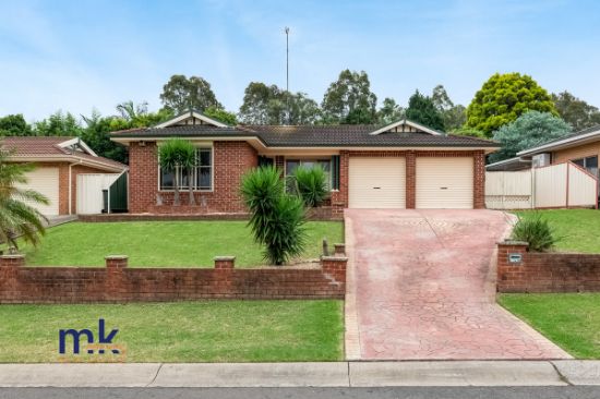 32 Downes Crescent, Currans Hill, NSW 2567