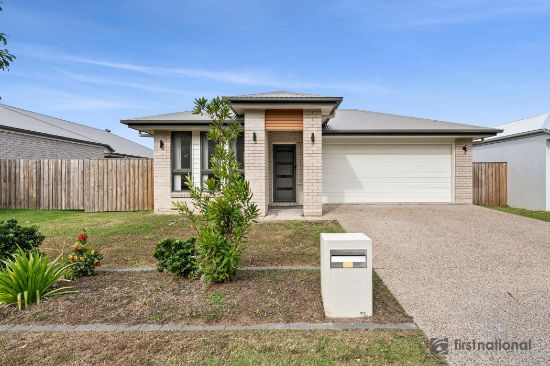 32 Ocean Place, Beachmere, Qld 4510
