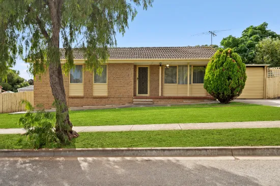 32 Poznan Crescent, Hackham West, SA, 5163