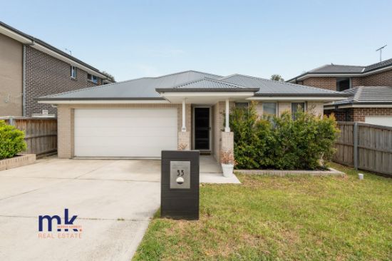33 Dowie Drive, Claymore, NSW 2559