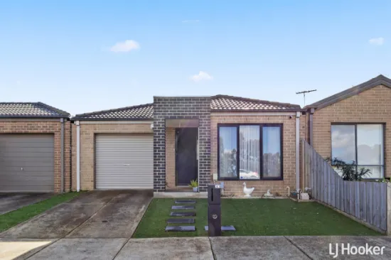 33 Lakewood Boulevard, Melton, VIC, 3337