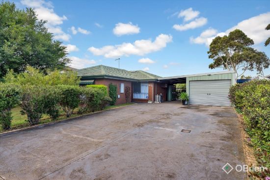 34 Chelmsford Way, Melton West, Vic 3337