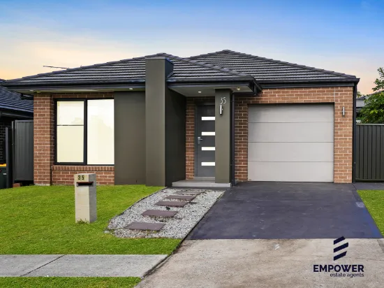 35 Crowley Boulevard, Claymore, NSW, 2559