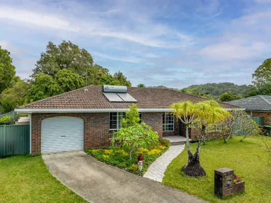 37 Bulgoon Crescent, Ocean Shores, NSW, 2483