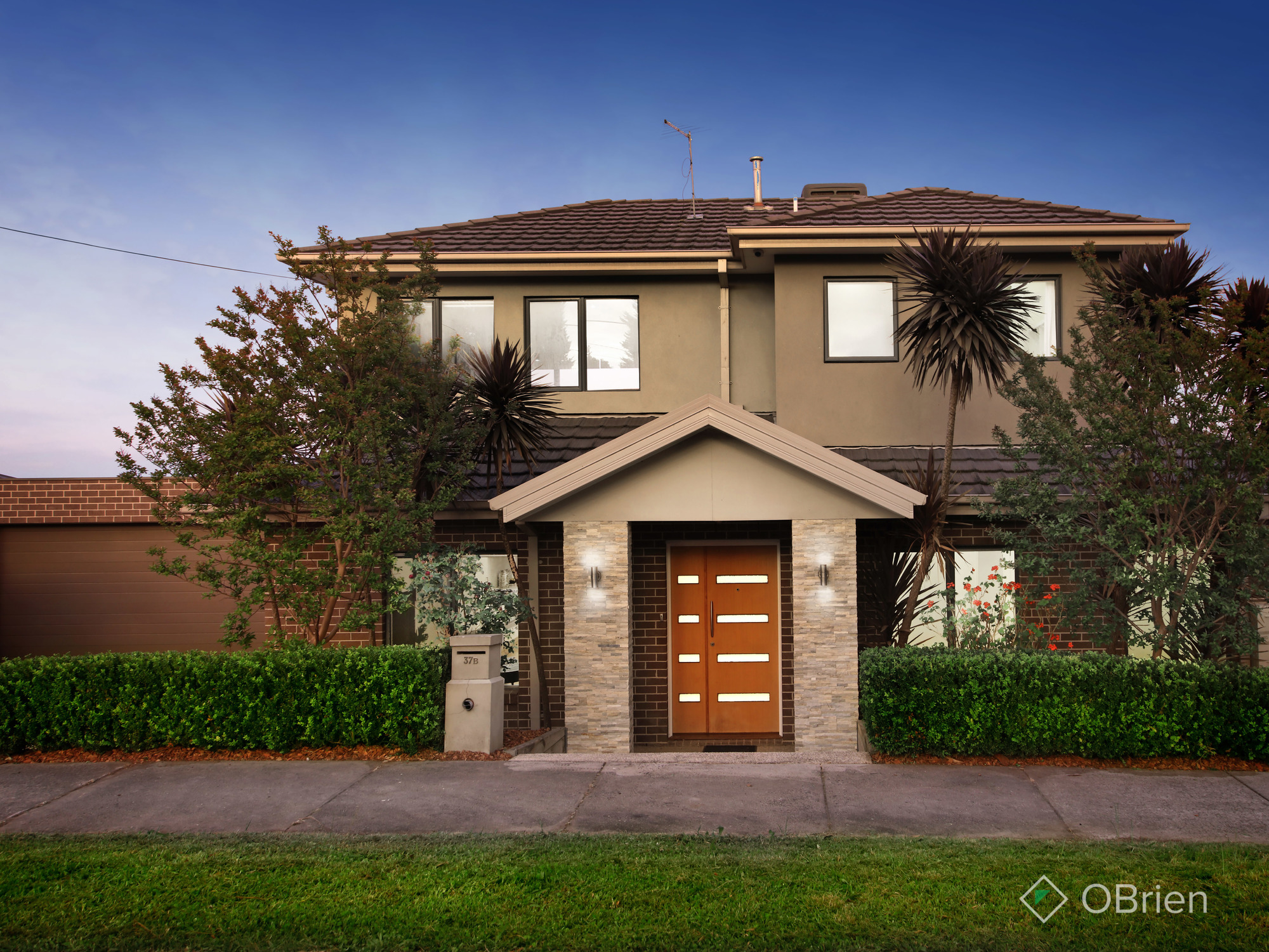 37B Binalong Avenue, Chadstone, Vic 3148 Townhouse for Rent