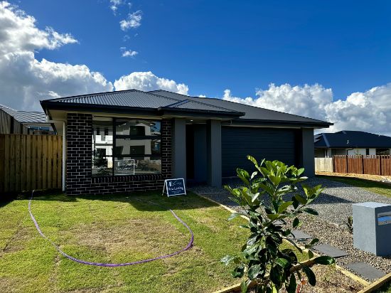 39 Belvedere Drive, Spring Mountain, Qld 4300