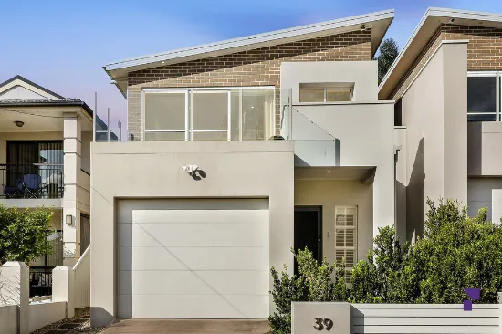 39 Larien Cres, Birrong, NSW, 2143