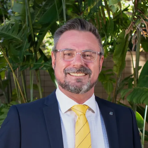 Shane Dennis - Real Estate Agent at Ray White Cairns