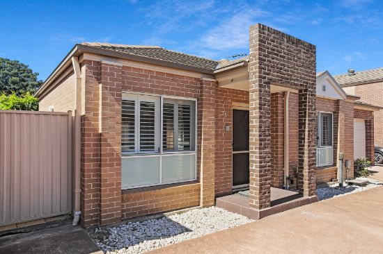 4/7 Magowar Road, Pendle Hill, NSW 2145