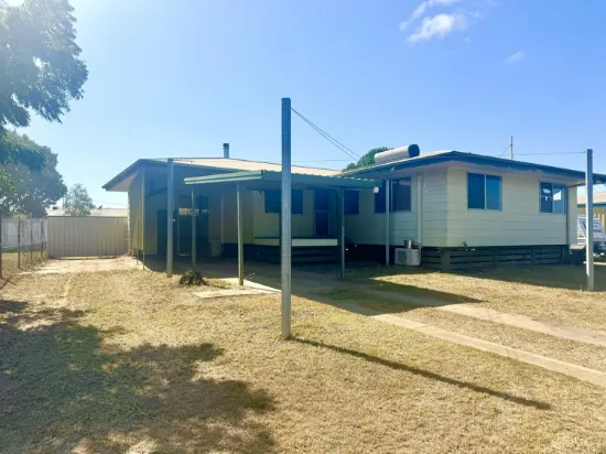 4 Barraclough Crescent, Moranbah, QLD, 4744