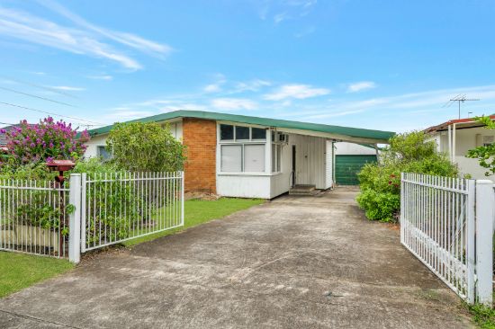 4 Bracknell Road, Canley Heights, NSW 2166