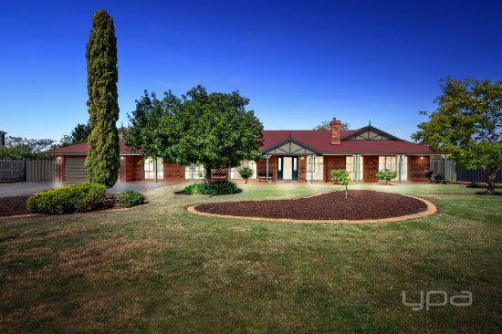 4 Campbell Court, Brookfield, Vic 3338