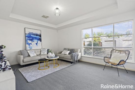 4 Cathedral Circuit, Mawson Lakes, SA 5095