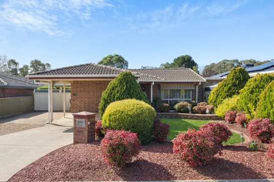 4 Coonawarra Close, Woodcroft, SA, 5162