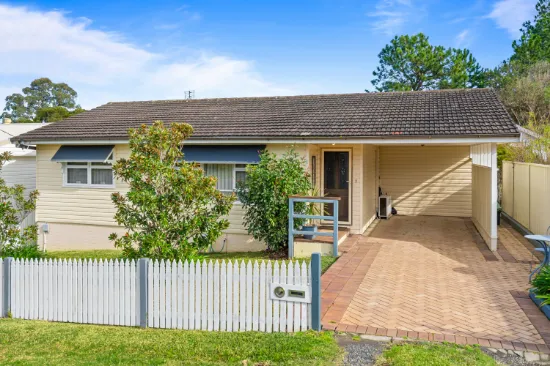 4 Headlam Parade, Springfield, NSW, 2250