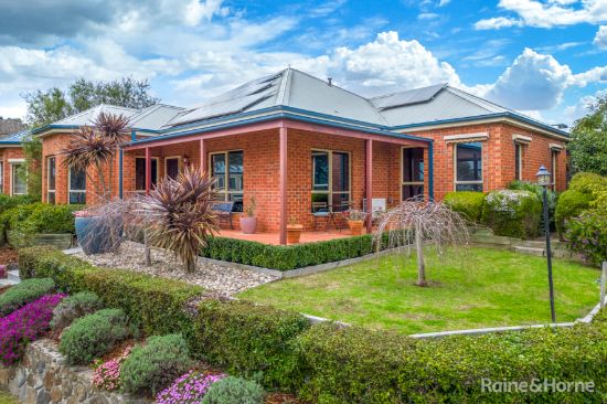 4 Hilltop Court, Sunbury, Vic 3429