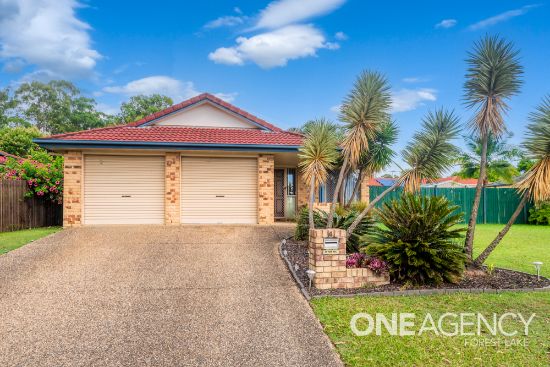 4 Lakeside Cres, Forest Lake, Qld 4078