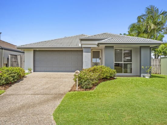 4 Lou Place, Pacific Pines, Qld 4211