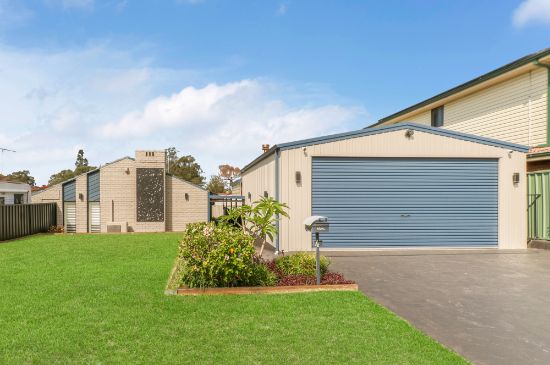 4 Newmoon Place, St Clair, NSW 2759
