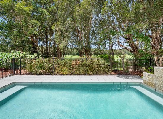 4 Pampling Place, Twin Waters, Qld 4564