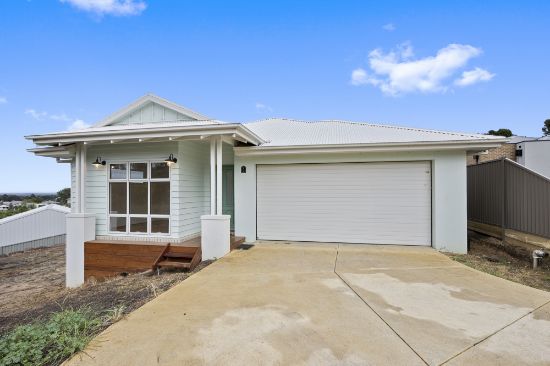 4 Pardalote Court, Brown Hill, Vic 3350