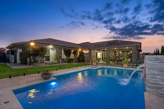 4 Pine Valley Crescent, Luddenham, NSW, 2745