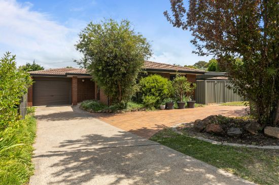 4  Schoales Place, Stirling, ACT 2611