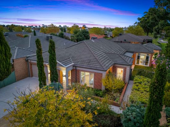 4 St Andrews Place, Lake Gardens, Vic 3355