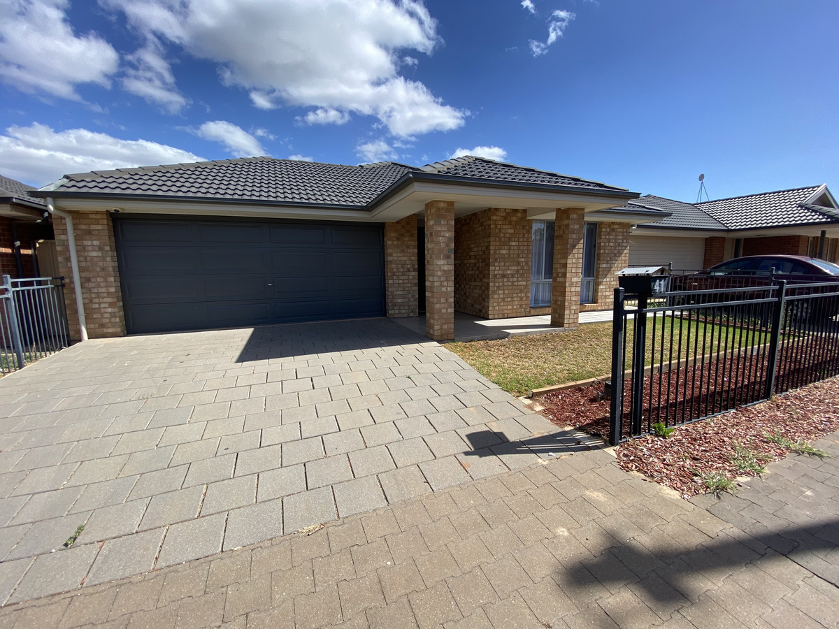 41 Tudor Crescent, Smithfield Plains, SA 5114 House for Rent Real