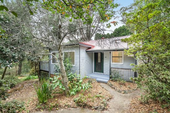 42 Taylor Avenue, Wentworth Falls, NSW 2782