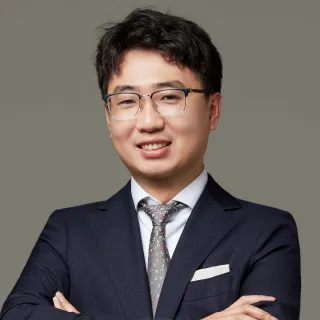 Oliver - Weitong Liu - Real Estate Agent