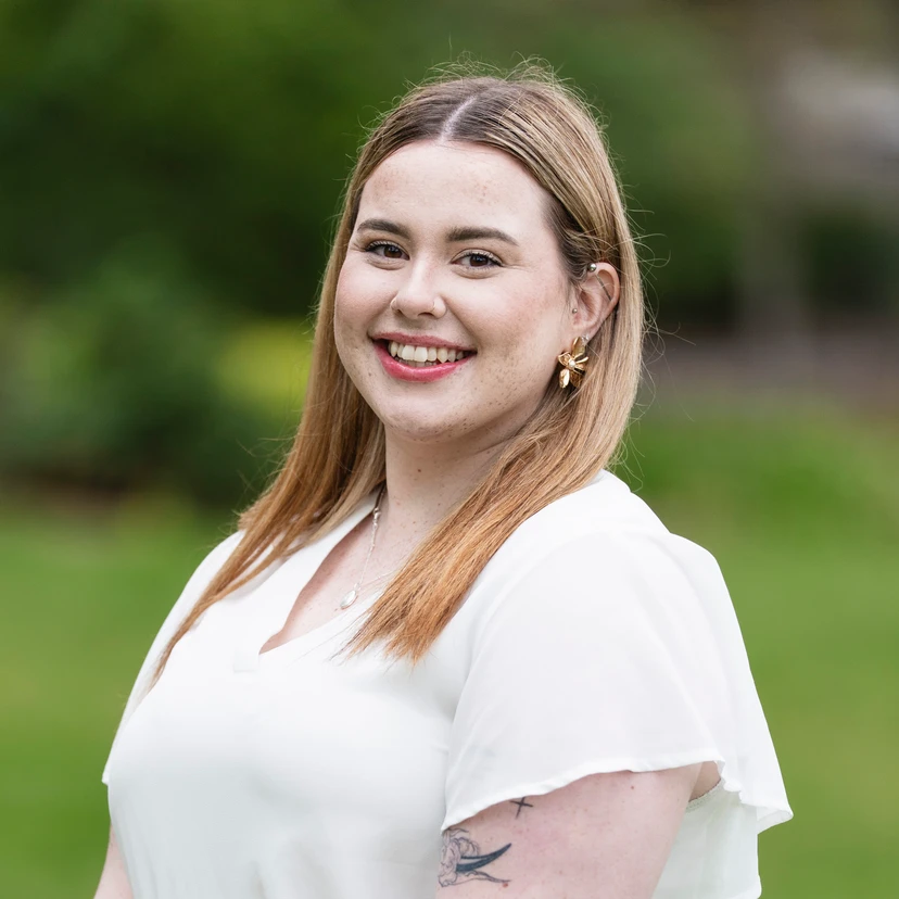 Xenthia Morante - Real Estate Agent