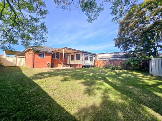 47 Canterbury Road, Glenfield, NSW 2167