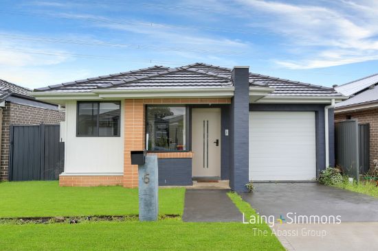 5 Military Close, Jordan Springs, NSW 2747