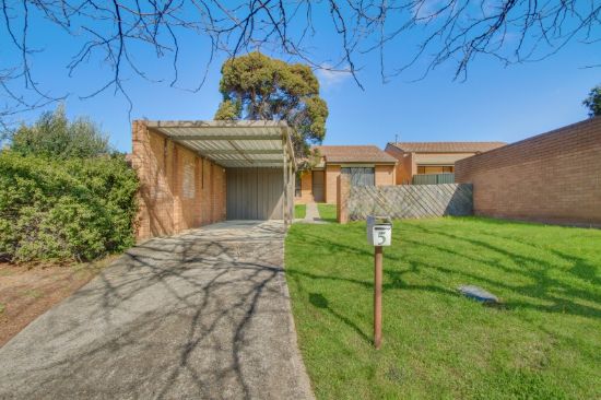 5 Roughley Place, Florey, ACT 2615