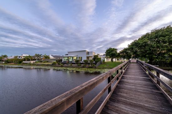 5 Wallum Close, Pelican Waters, Qld 4551