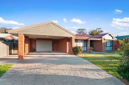 50 Bruce St, Heyfield, VIC, 3858