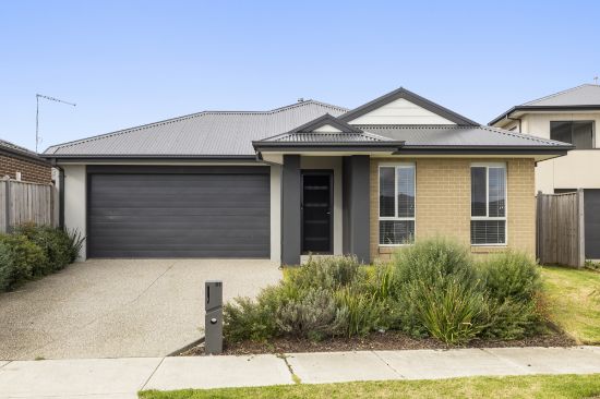 51 Growling Grass Drive, Clyde North, Vic 3978